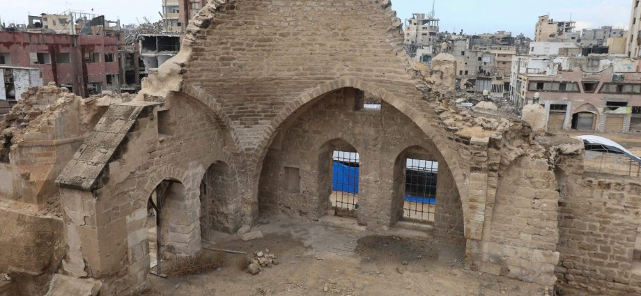 amid-ruins,-palestinians-struggle-to-preserve-gaza’s-historic-markets