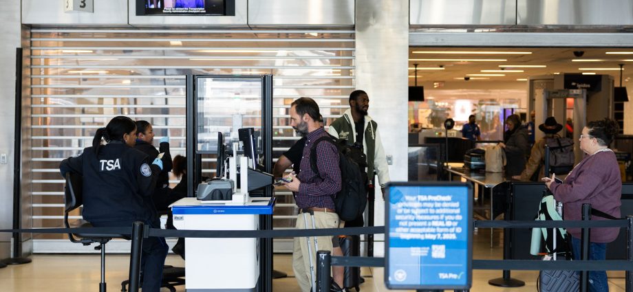travel-woes-mount-for-philadelphia-flyers-as-tsa-closes-more-security-checkpoints