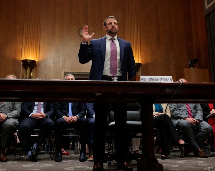 sen.-markwayne-mullin-faces-senate-confirmation-hearing-for-top-dhs-role