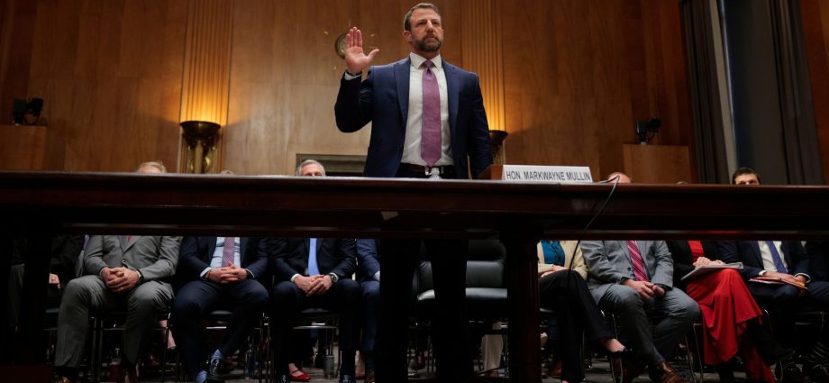 sen.-markwayne-mullin-faces-senate-confirmation-hearing-for-top-dhs-role