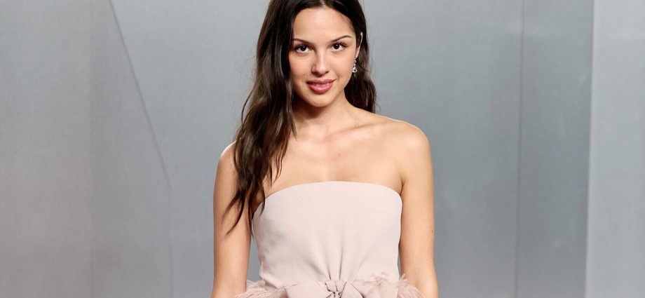 olivia-rodrigo-is-back,-and-her-color-changing-murals-might-just-reveal-third-album-major-details