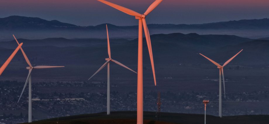 house-democrats-want-clean-energy-tax-credits-back