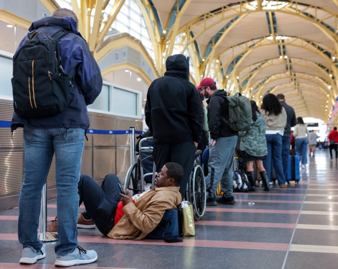 why-the-us-homeland-security-shutdown-is-raising-fears-of-airport-delays