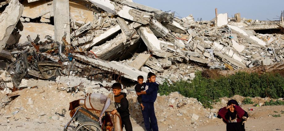 israel-continues-gaza-attacks-amid-regional-war,-kills-several-palestinians