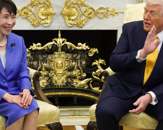 the-traitor-cracks-a-joke-about-pearl-harbor,-with-japanese-pm-sitting-nearby