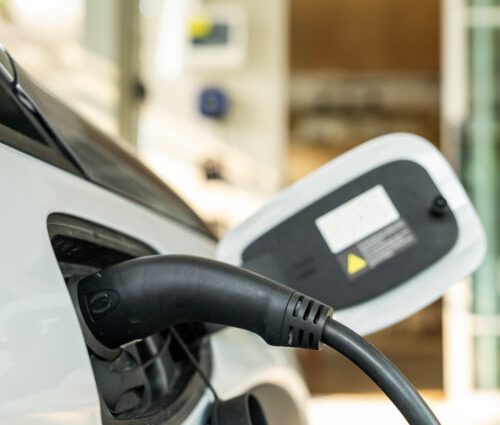Doubling the voltage: What 800 V architecture really changes in EVs