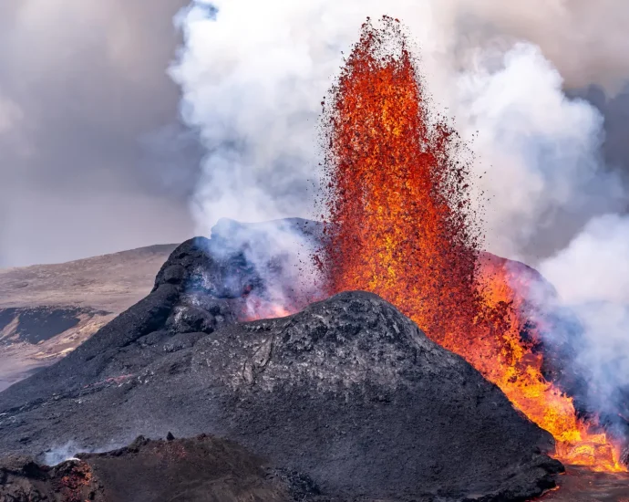 scientists-solve-12,800-year-old-climate-mystery-hidden-in-greenland-ice