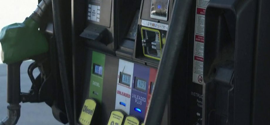 markets-drop-as-gas-prices,-mortgage-rates-rise