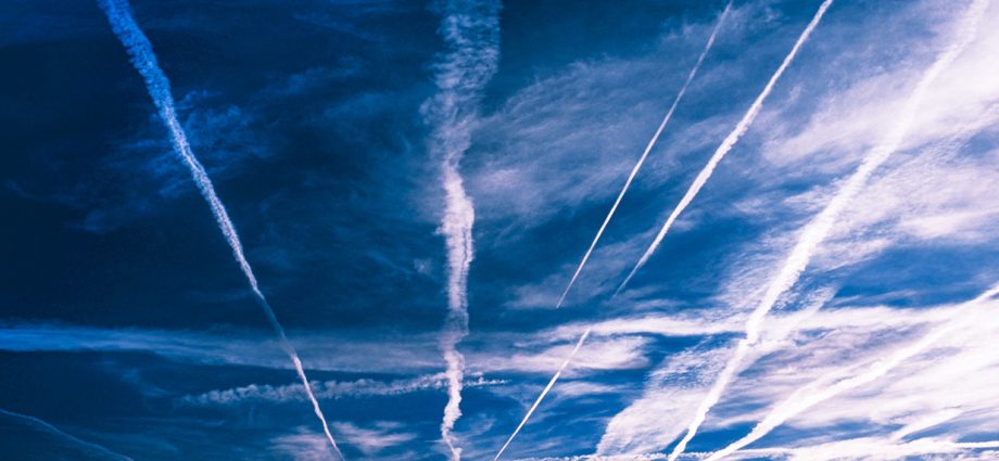 study:-more-eyes-on-the-skies-will-help-planes-reduce-climate-warming-contrails