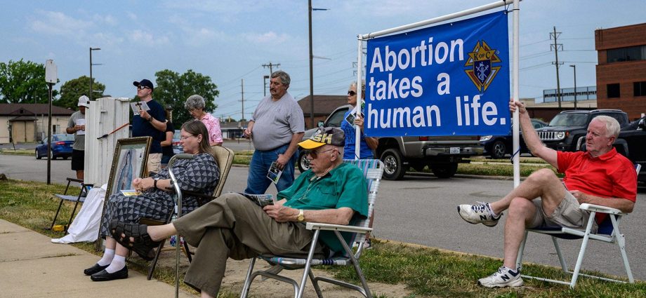 Republicans Have a New Plan to Trick People Into Voting Against Abortion Rights. This One Is Working.