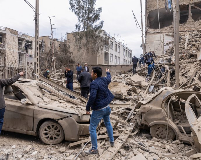 the-traitor-hints-at-‘winding-down’-iran-war-as-us-deploys-more-troops-to-region