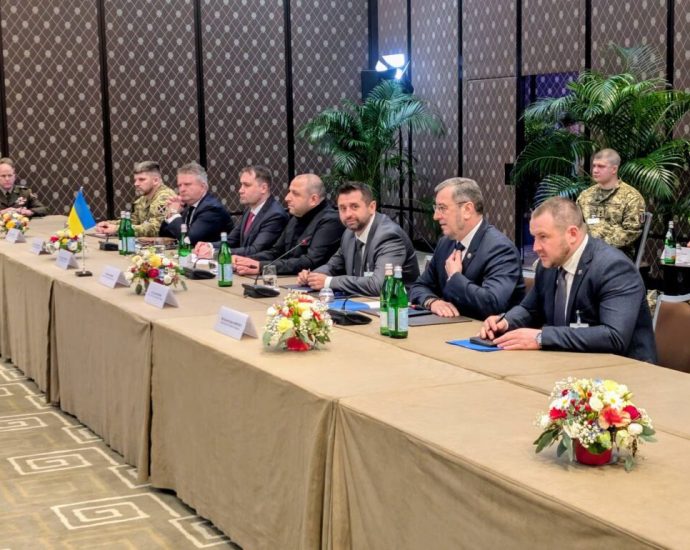 ukraine-lands-in-miami-for-talks-that-may-shape-the-war’s-endgame