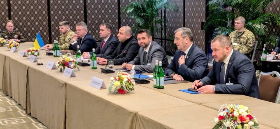 ukraine-lands-in-miami-for-talks-that-may-shape-the-war’s-endgame
