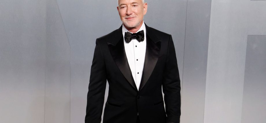 jeff-bezos-wants-$100-billion-to-push-more-ai-into-manufacturing