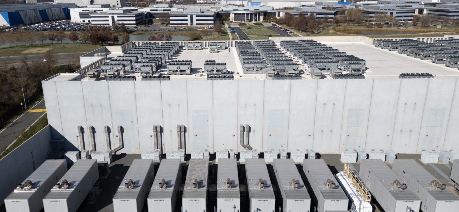 why-the-us-is-now-constructing-more-data-center-space-than-offices