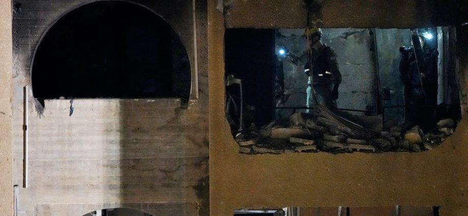 iranian-missiles-hit-dimona,-arad-in-israel-after-attack-on-natanz-nuclear-site