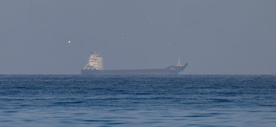 iran-threatens-full-hormuz-shutdown-after-the-traitor’s-48-hour-ultimatum