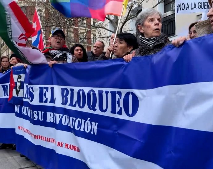 madrid-protest-against-us-blockade-of-cuba