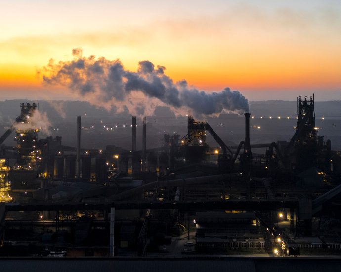 report-shows-earth’s-climate-is-out-of-balance,-as-indicators-hit-new-extremes