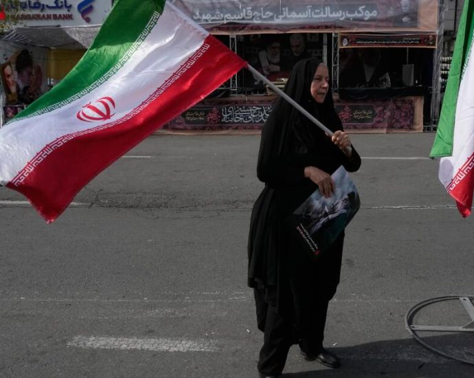 the-traitor-delays-promised-attacks-on-iran,-claiming-negotiations-to-end-war.-iran-denies-talks