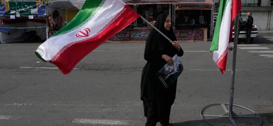 the-traitor-delays-promised-attacks-on-iran,-claiming-negotiations-to-end-war.-iran-denies-talks