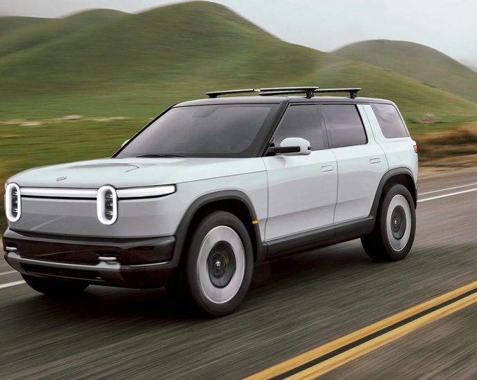 uber-and-rivian-partner-to-deploy-up-to-50,000-autonomous-robotaxis