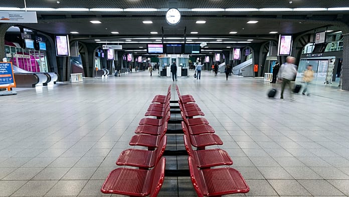 police-evacuate-brussels-midi-train-station-after-finding-two-mysterious-packages
