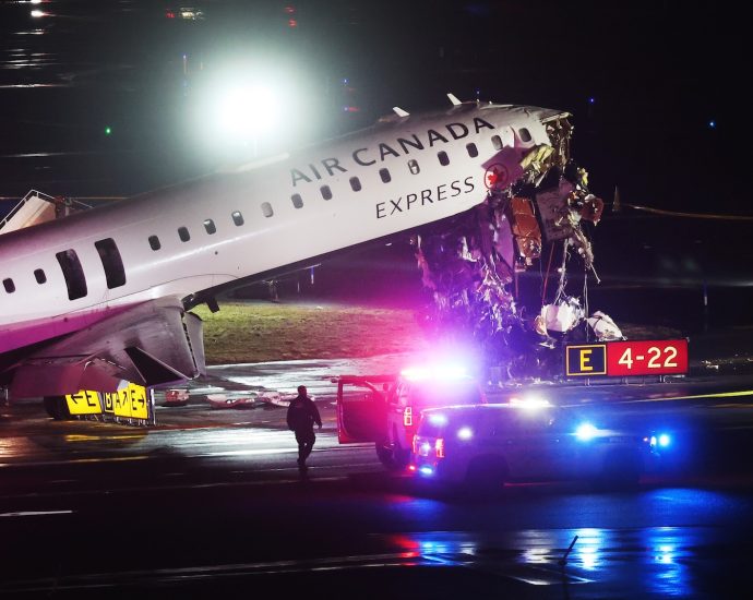 “that-wasn’t-good-to-watch”:-plane-crash-at-laguardia-kills-two,-closes-airport-for-hours