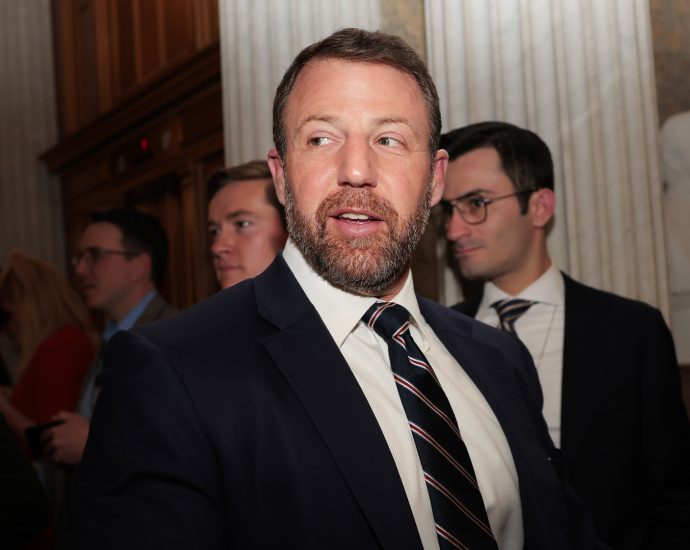 senate-confirms-markwayne-mullin-to-replace-noem-at-dhs