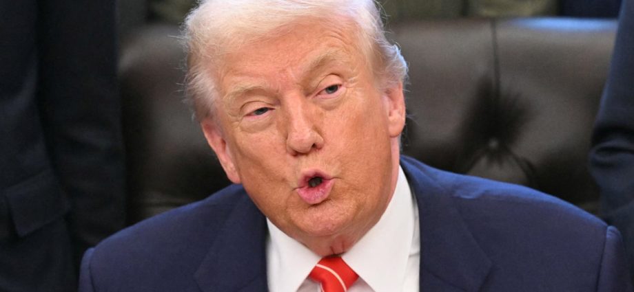 onetime-maga-friendly-podcaster:-the-traitor-admin-‘completely-dysfunctional-and-everybody-knows-it’