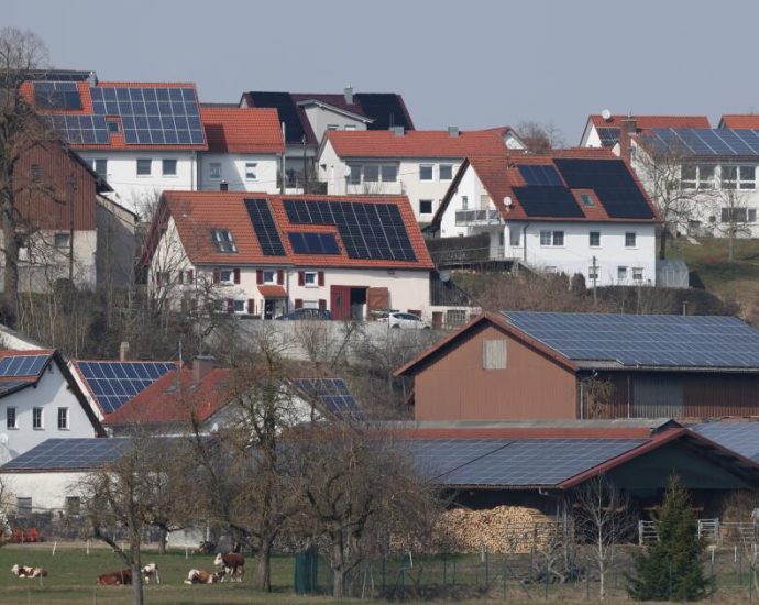 european-consumers-seek-out-solar,-evs-as-energy-prices-surge