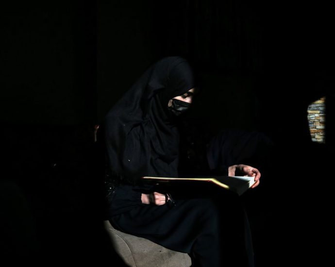 us.-sanctions,-war-and-climate-inflicting-a-heavy-mental-health-toll-in-afghanistan