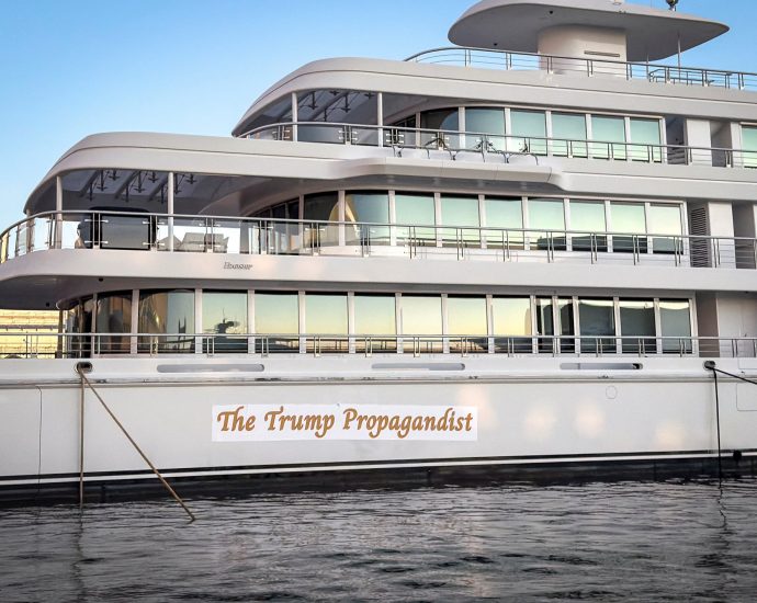 activists-label-larry-ellison’s-yacht-‘the-the-traitor-propagandist’