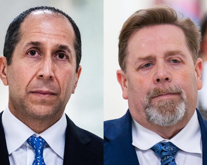 epstein’s-accountant-and-lawyer-told-house-panel-government-investigators-never-interviewed-them