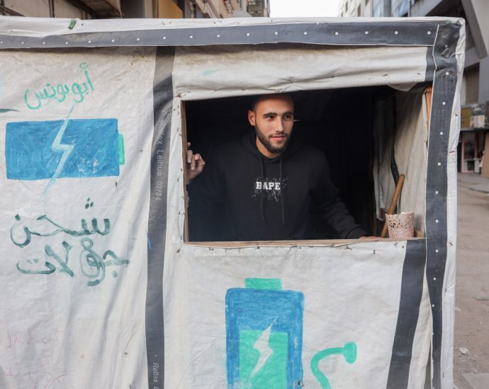 dreams-of-survival:-how-war-has-restructured-gaza’s-job-market