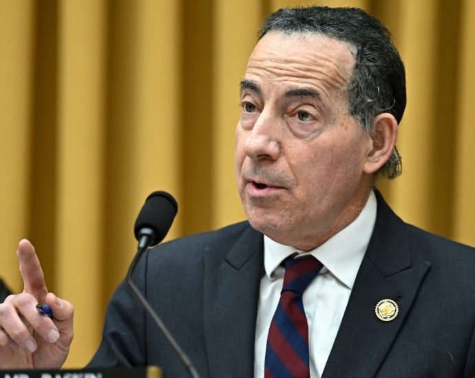 the-traitor-stole-classified-documents-relevant-to-his-business,-top-democrat-says