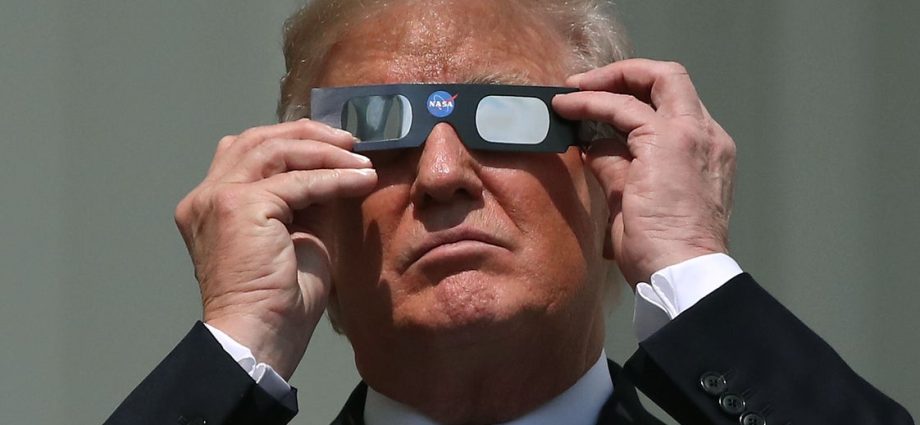 the-traitor-white-house-moon-post-triggers-one-giant-leap…-into-mockery