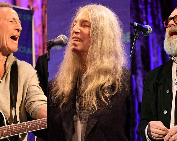 “people-have-the-power”:-patti-smith,-bruce-springsteen,-michael-stipe-at-democracy-now!-celebration