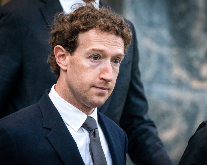 meta-begins-laying-off-hundreds-of-employees-across-five-divisions