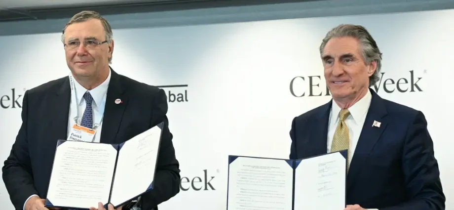 the-traitor’s-bizarre-$1-billion-payoff-to-halt-offshore-wind