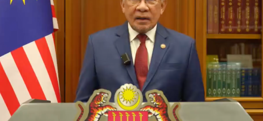 malaysia’s-prime-minister-says-iran-talks-should-end-war