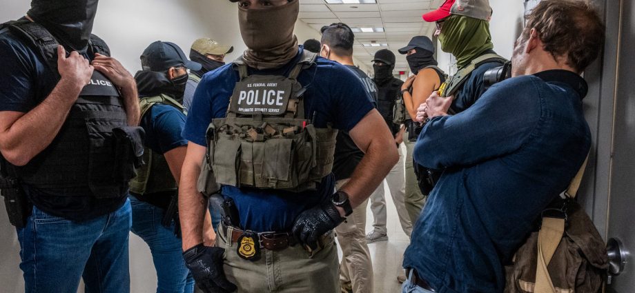 doj-says-it-erroneously-relied-on-ice-memo-to-justify-immigration-courthouse-arrests