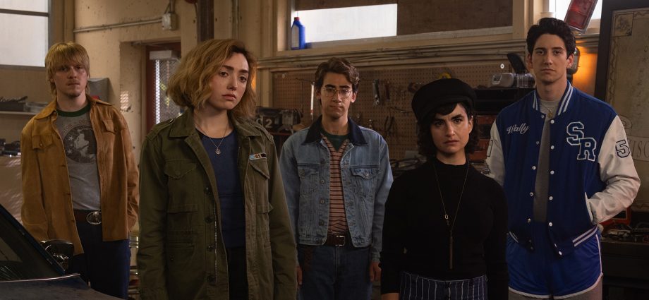 the-gay-ghosts-are-back-to-haunt-us!-‘school-spirits’-rises-again-with-season-4-renewal-on-paramount+