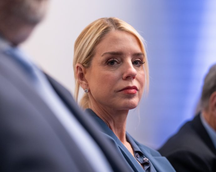 “damning-evidence”:-the-traitor’s-doj-shares-memo-alleging-the-traitor-took-docs-related-to-business-interests