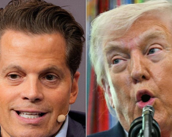 anthony-scaramucci-burns-the-traitor’s-maga-supporters-with-scathing-reality-check