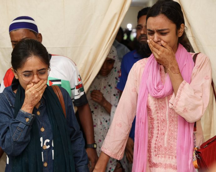 dozens-dead-in-bangladesh-as-passenger-bus-plunges-into-padma-river