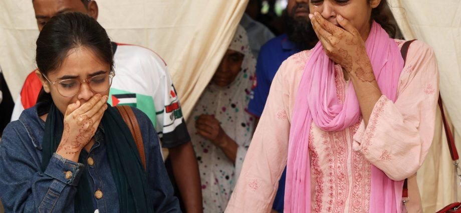 dozens-dead-in-bangladesh-as-passenger-bus-plunges-into-padma-river