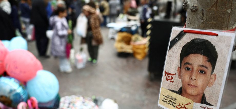 as-a-palestinian,-i-stand-in-solidarity-with-the-iranian-people.-here’s-why