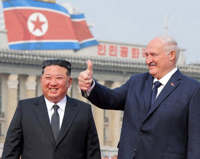 north-korea’s-kim-meets-lukashenko,-slams-‘pressure-​on-belarus-from-west’