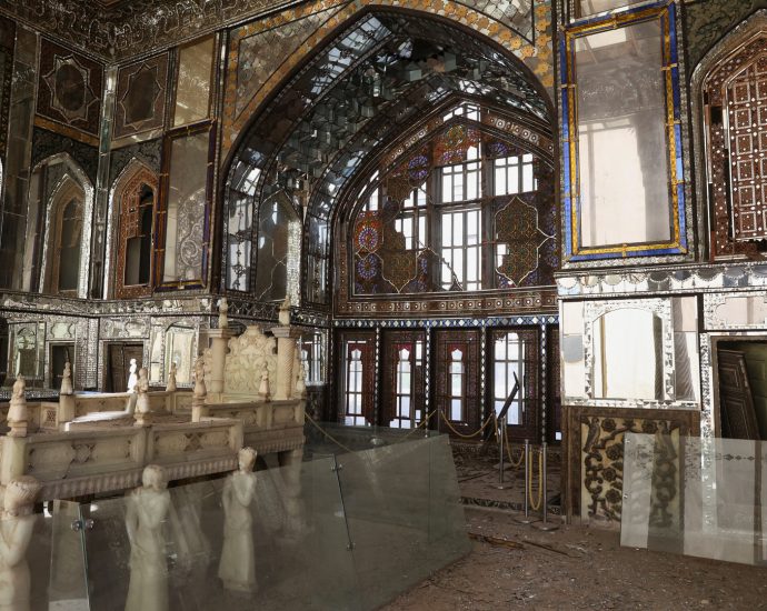 al-jazeera-visits-iran’s-unesco-listed-palace-damaged-by-war